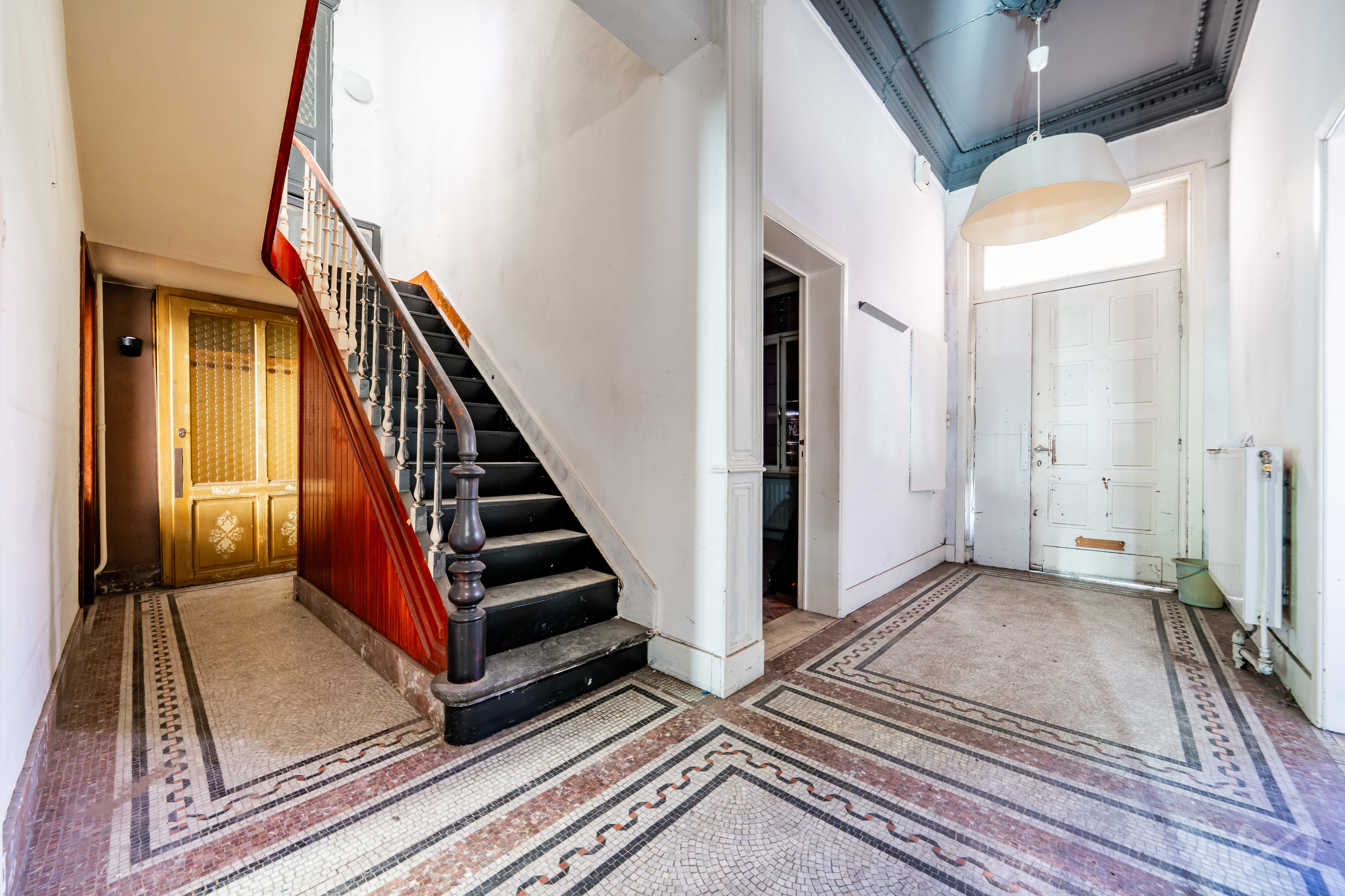 Photo 3 sur 3 pour Maison de maître de quatre chambres à Marcinelle
