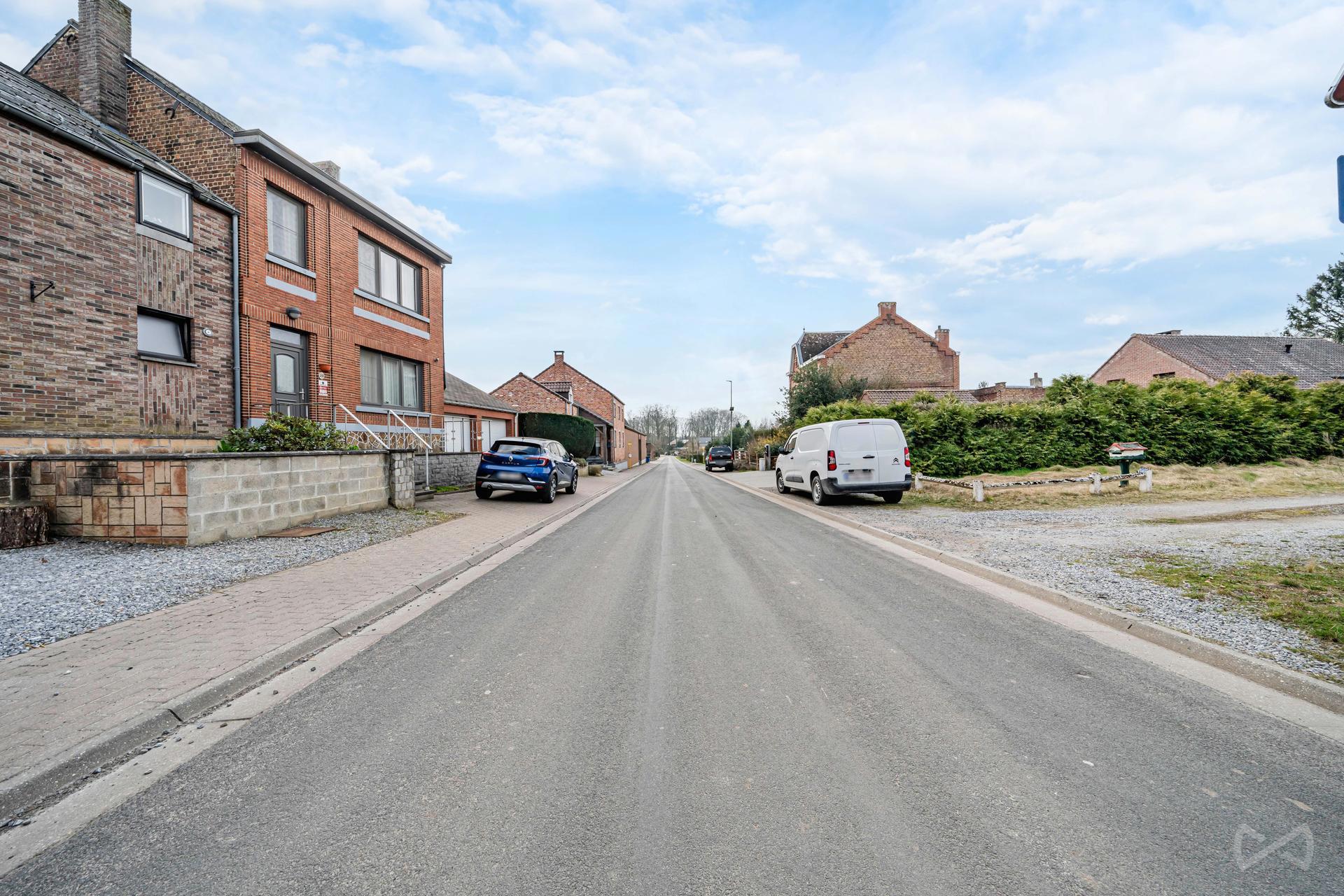 Foto 3 van 3 van Huis met vijf slaapkamers in Sart-dames-avelines