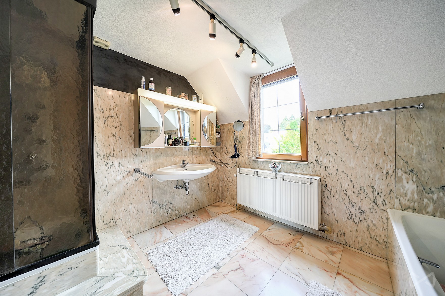 Picture 2 of 4 for House with five bedrooms in Sougné-remouchamps
