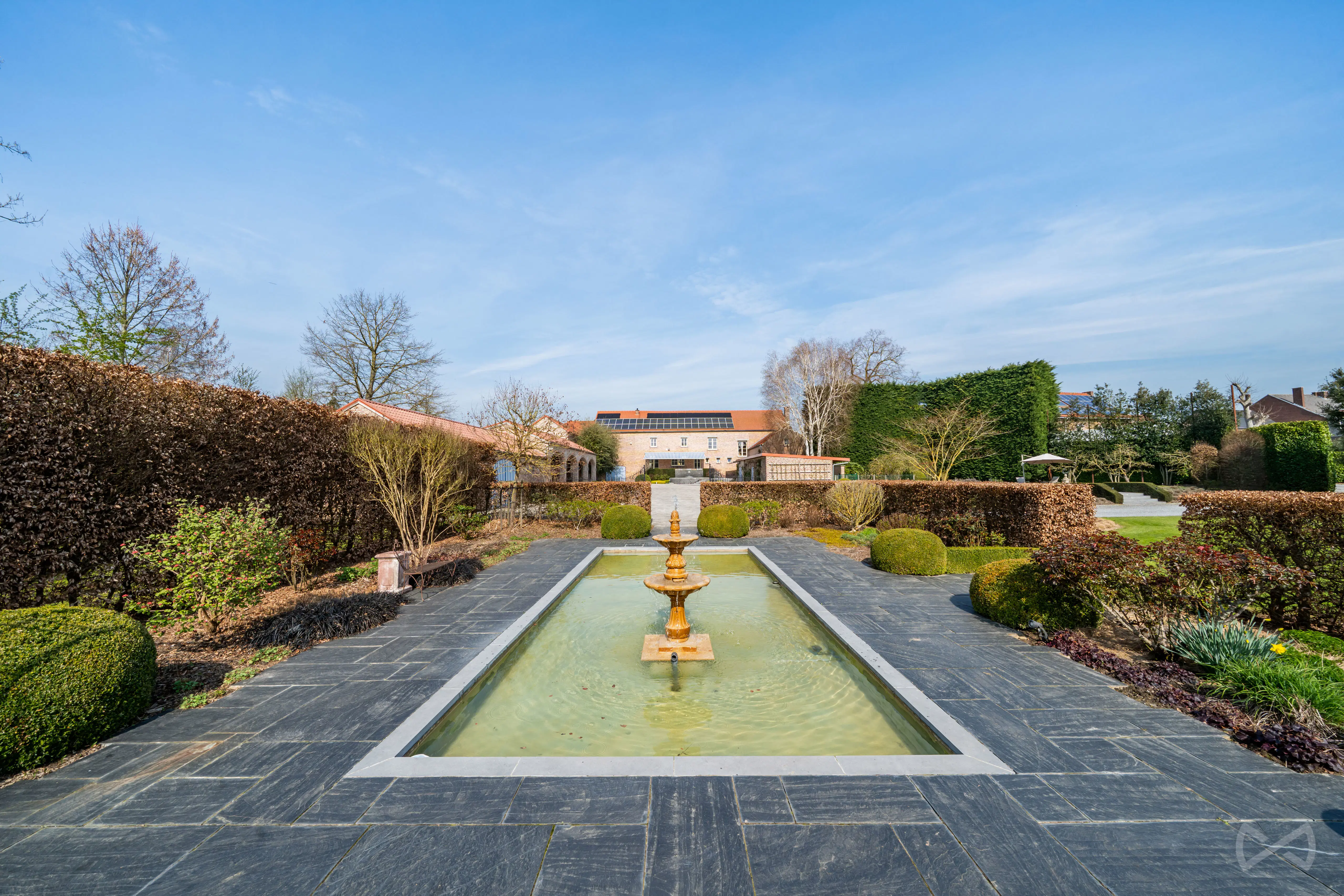 Picture 1 of 4 for Villa with six bedrooms in Jodoigne