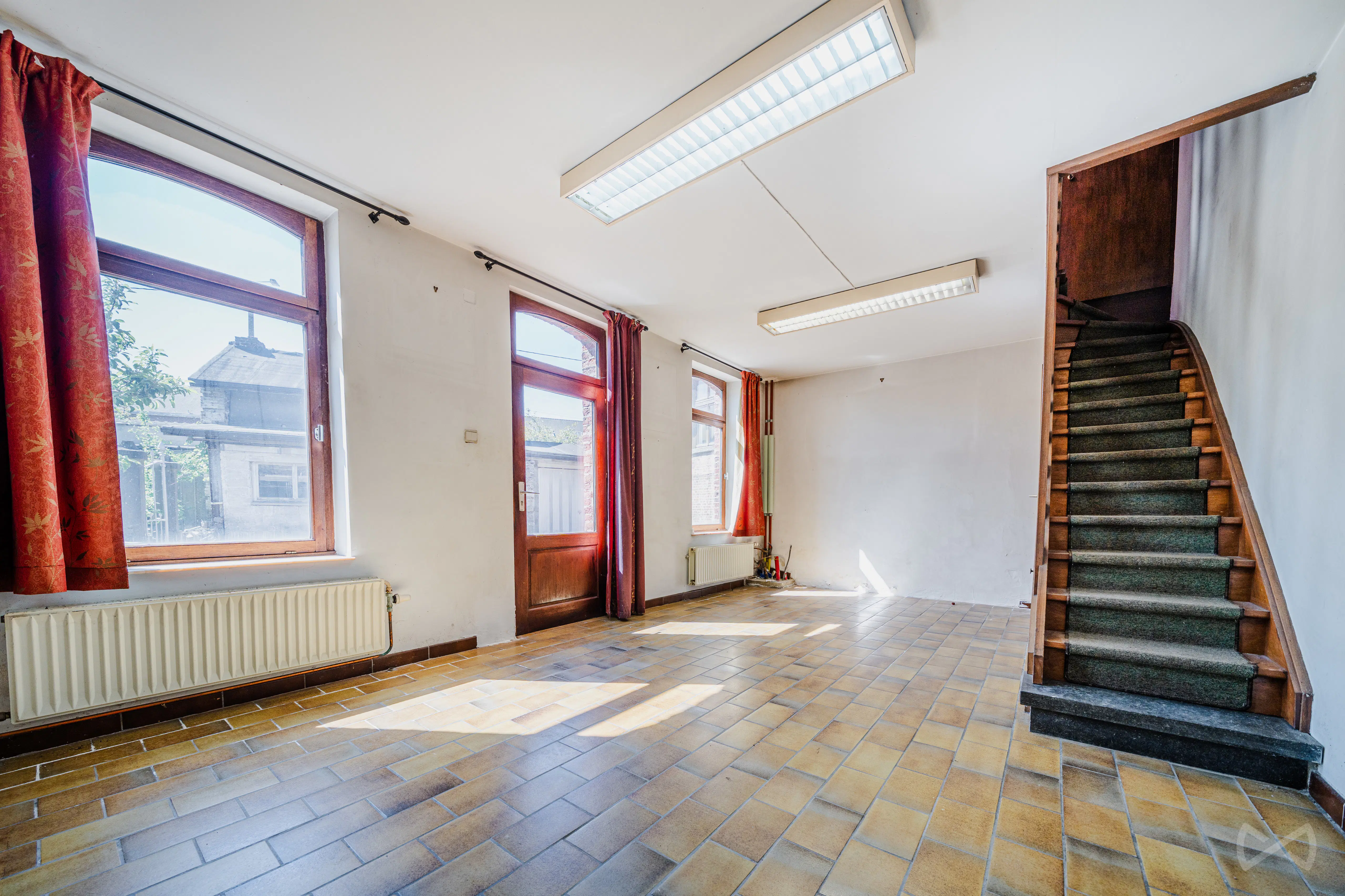 Photo 3 sur 4 pour Maison de six chambres à Thuin