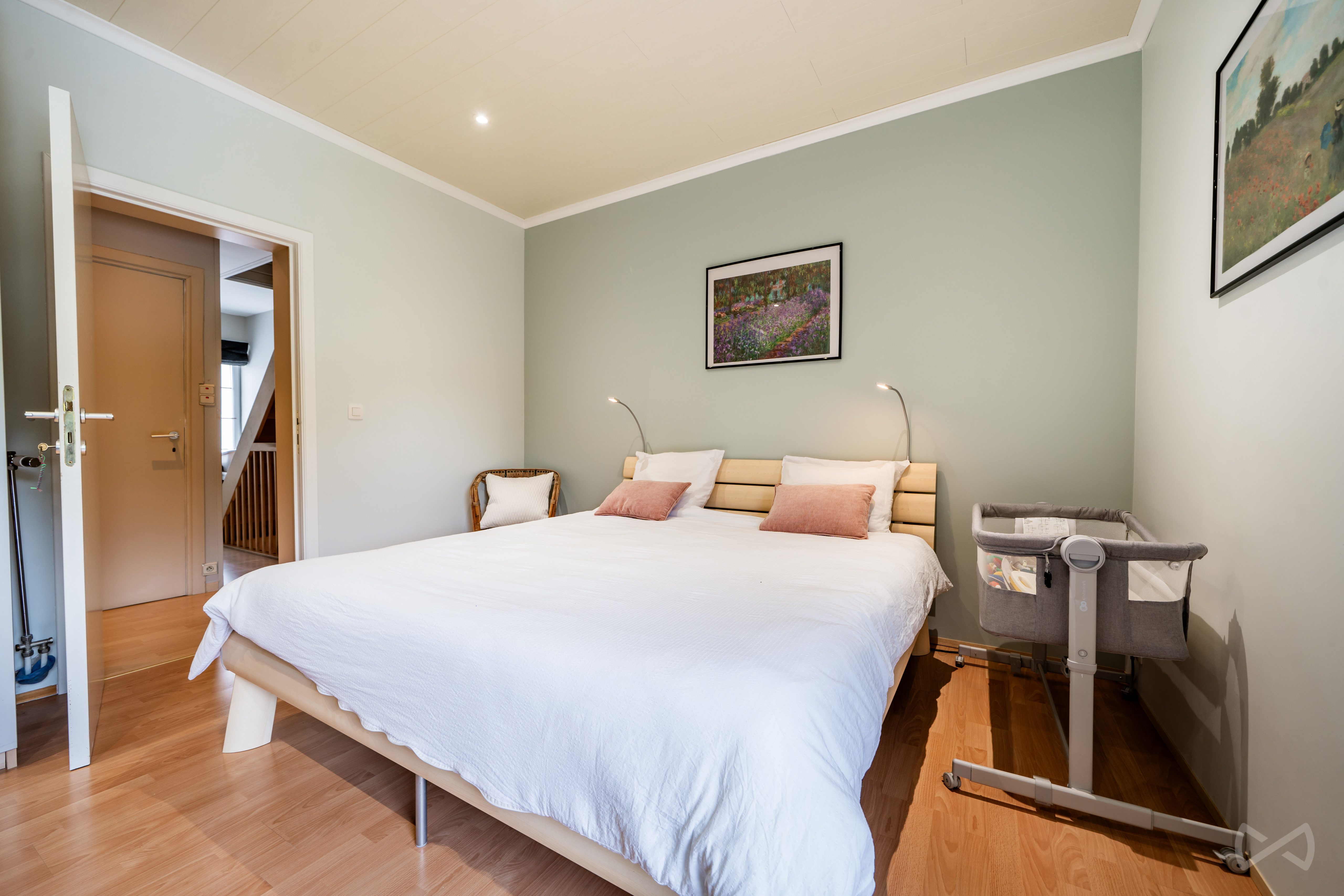 Picture 1 of 4 for House with five bedrooms in Mont-sur-marchienne