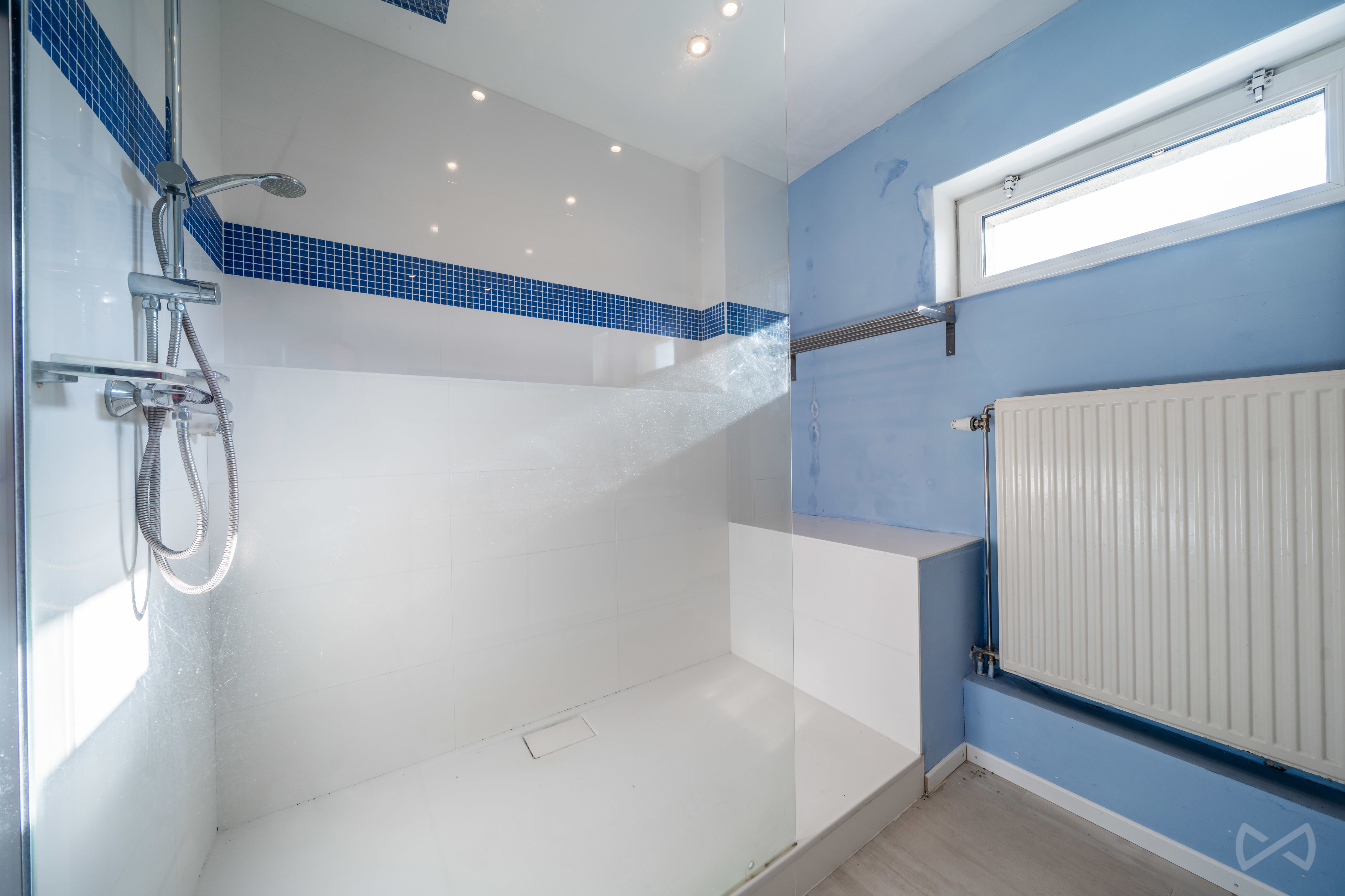 Picture 1 of 4 for House with five bedrooms in Court-saint-Étienne