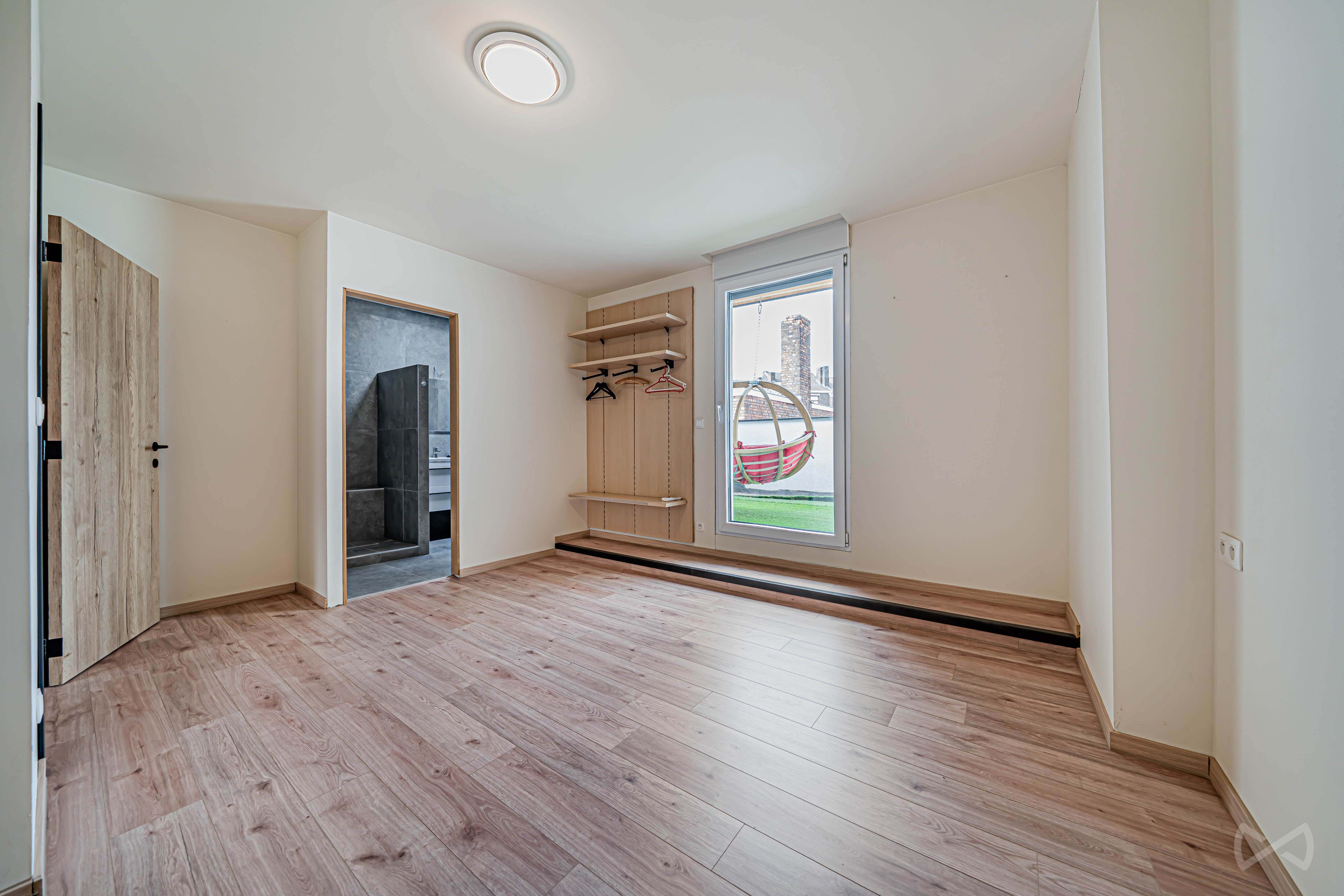 Foto 3 van 4 van Huis met vier slaapkamers in Liège