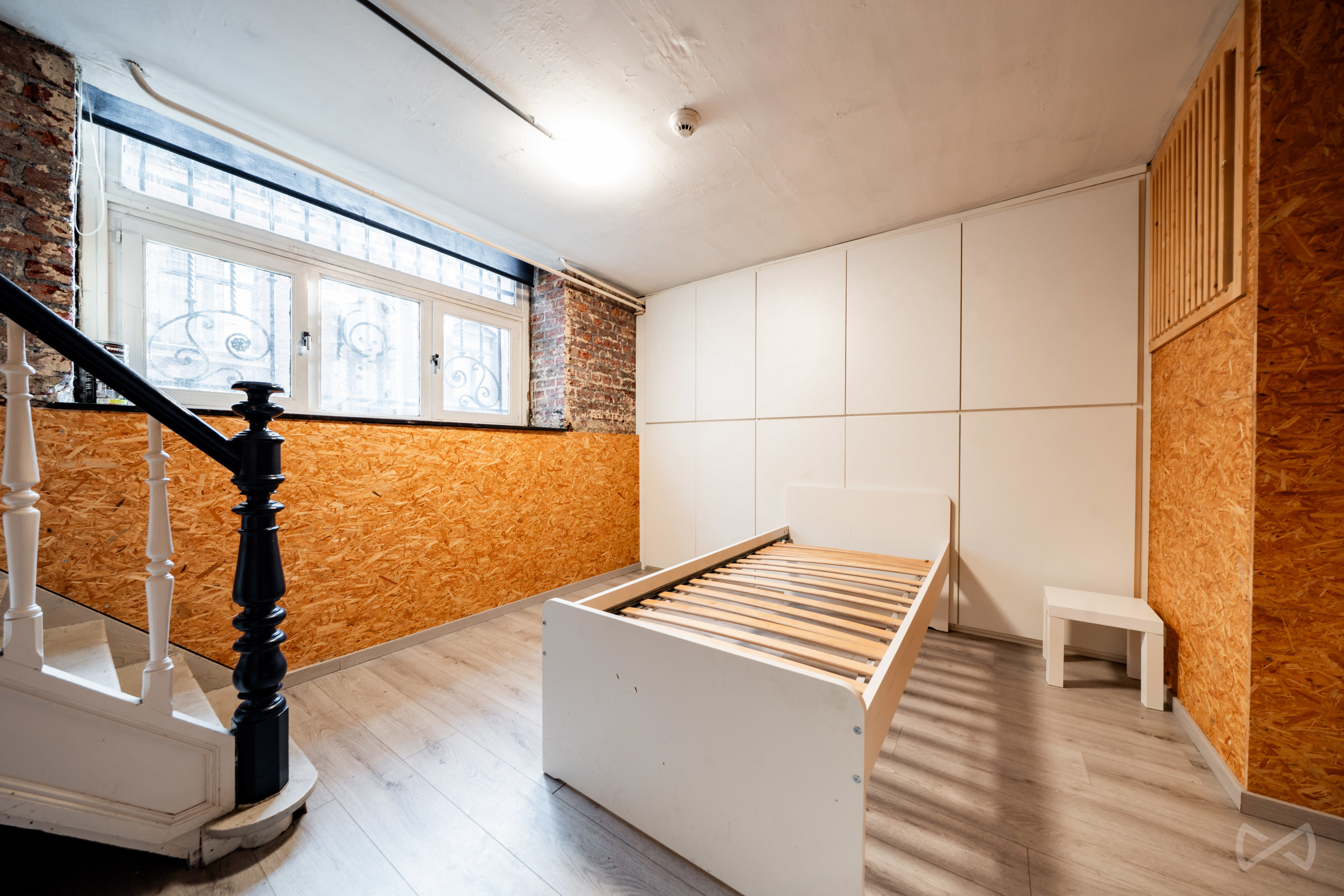 Photo 2 sur 4 pour Immeuble mixte de neuf chambres à Montignies-Sur-Sambre