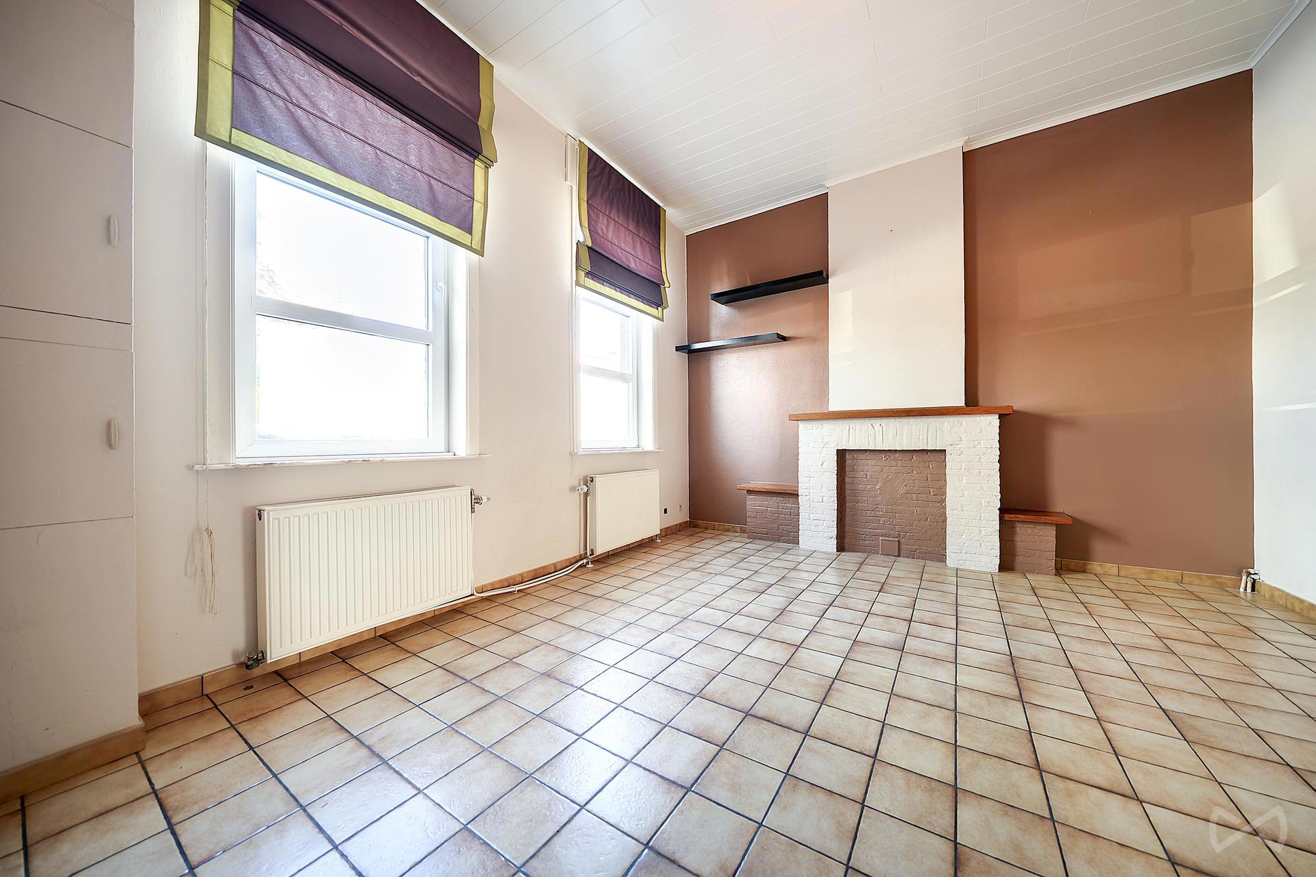 Foto 3 van 3 van Huis met vier slaapkamers in Braine-le-comte