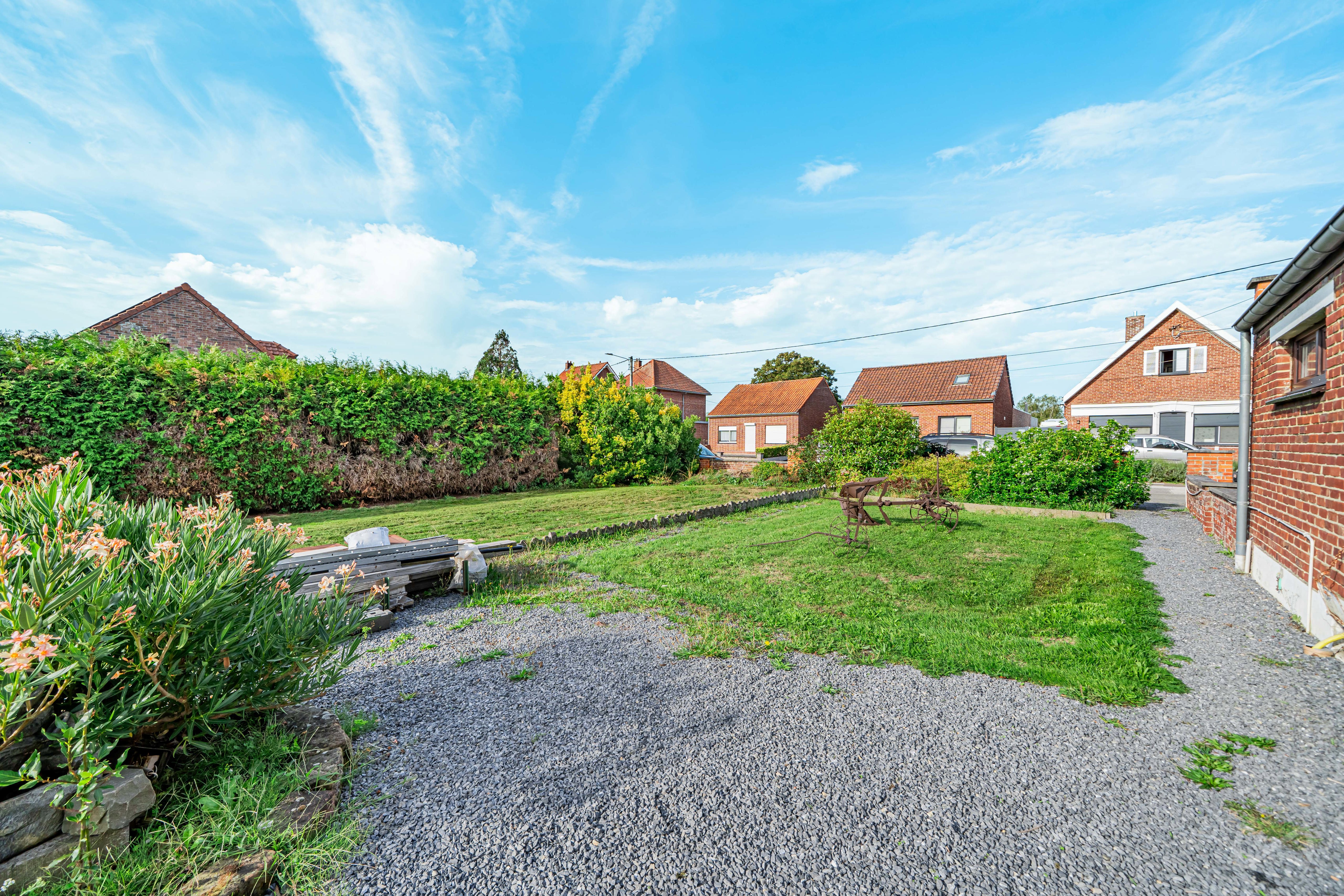Picture 1 of 4 for House with six bedrooms in Hautrage