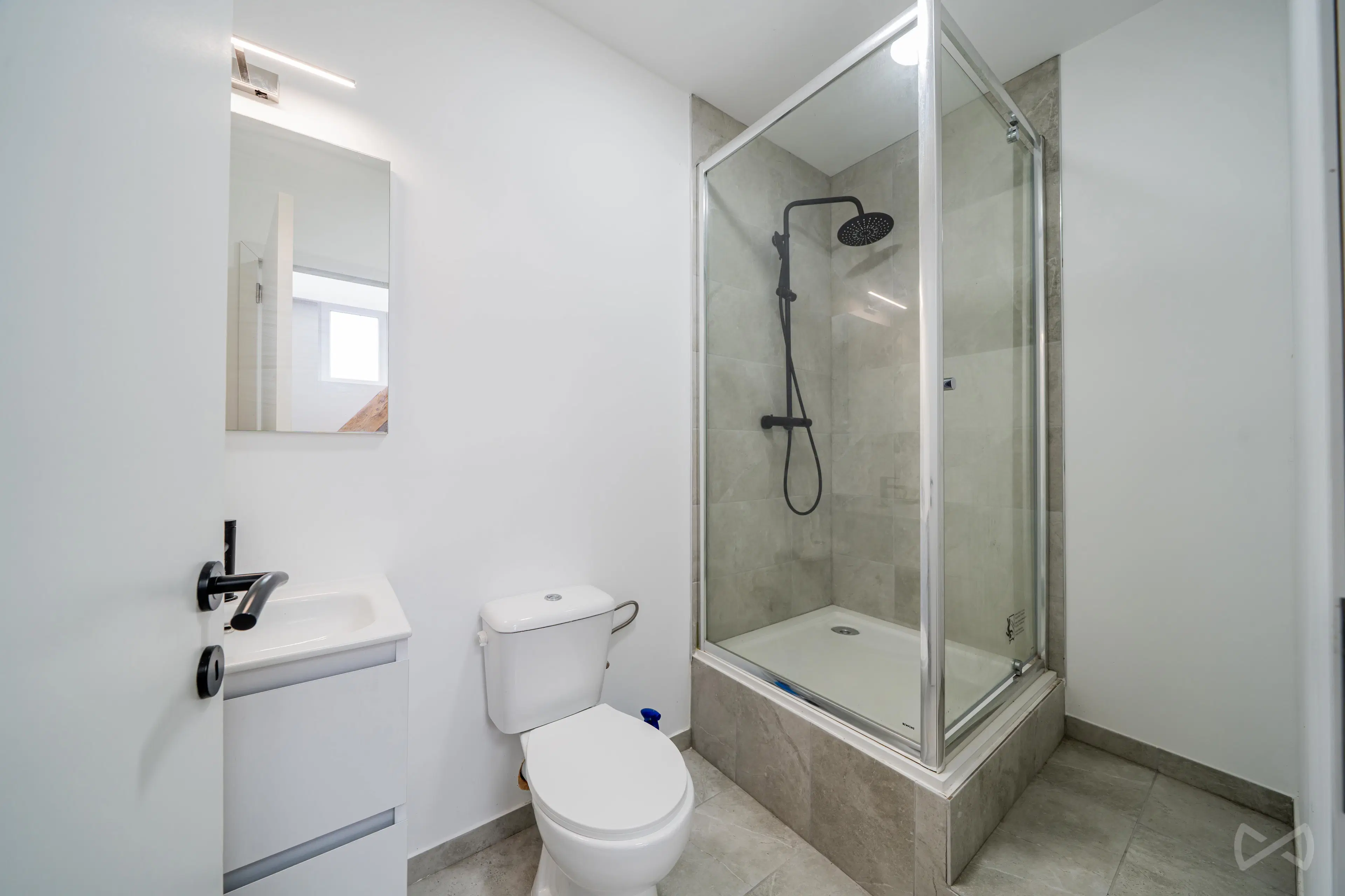 Photo 4 sur 4 pour Immeuble mixte de dix chambres à Montignies-Sur-Sambre