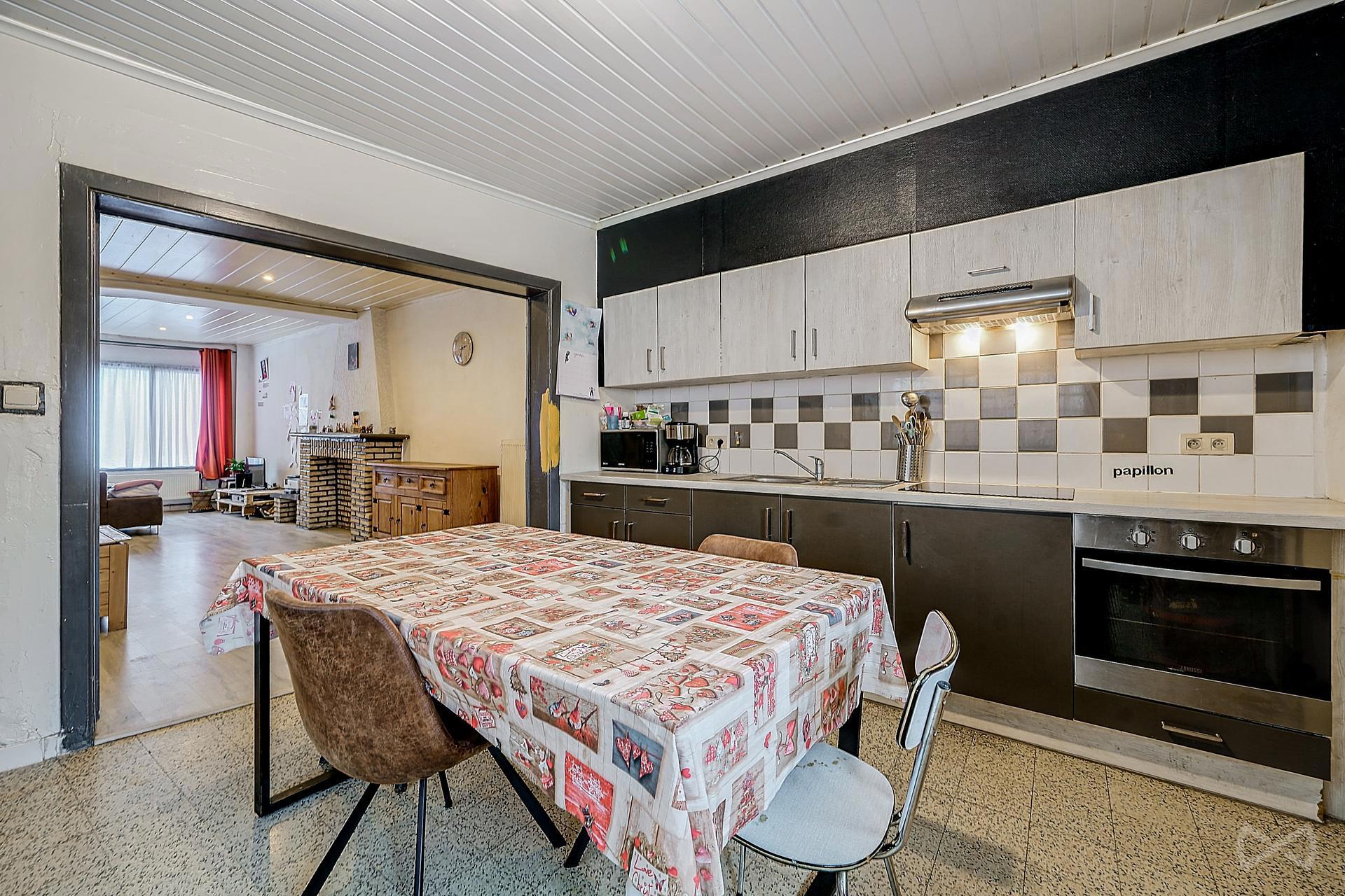 Photo 3 sur 4 pour Maison de cinq chambres à Montignies-Sur-Sambre