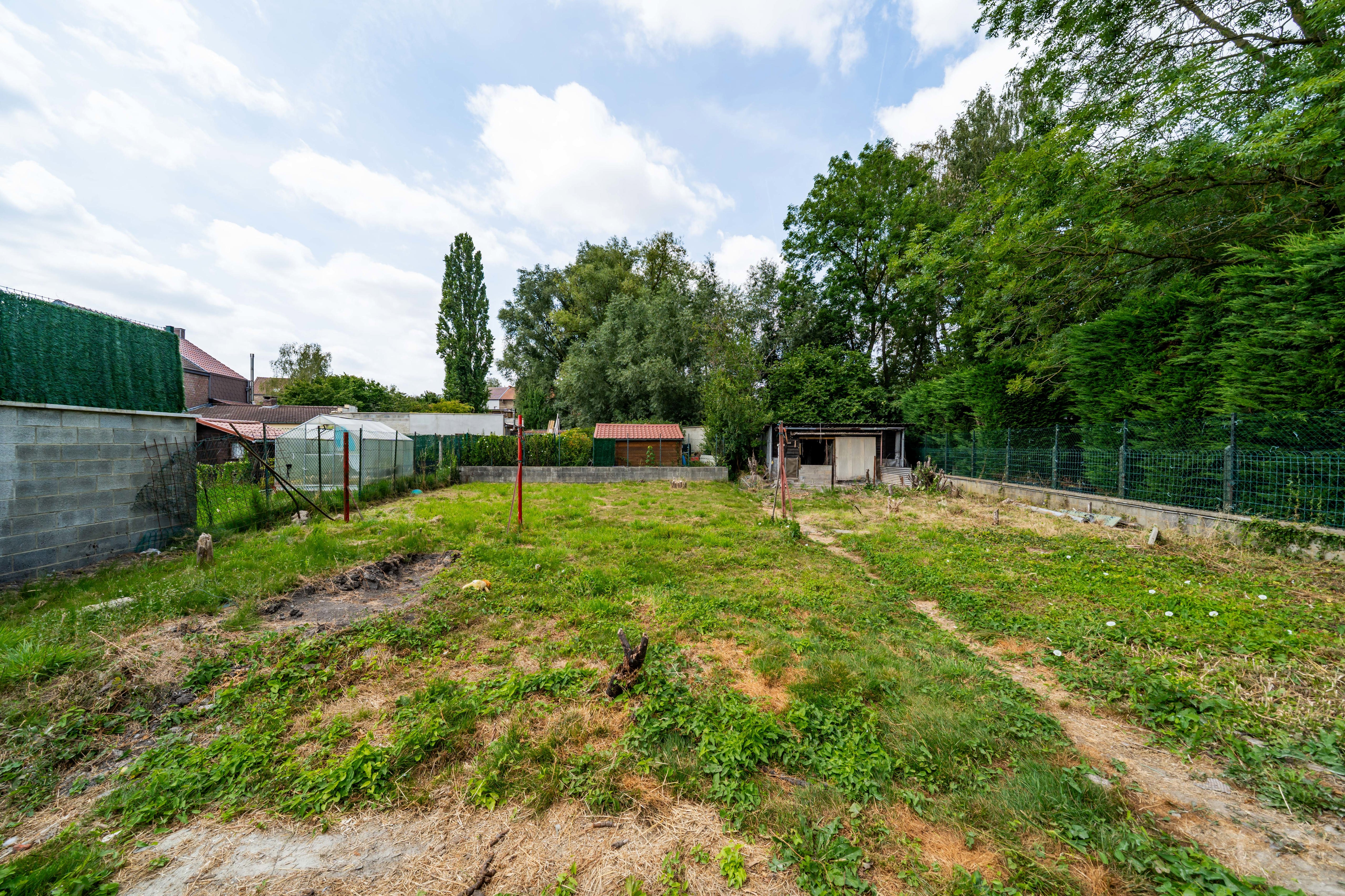 Photo 3 sur 4 pour Maison de deux chambres à Roux