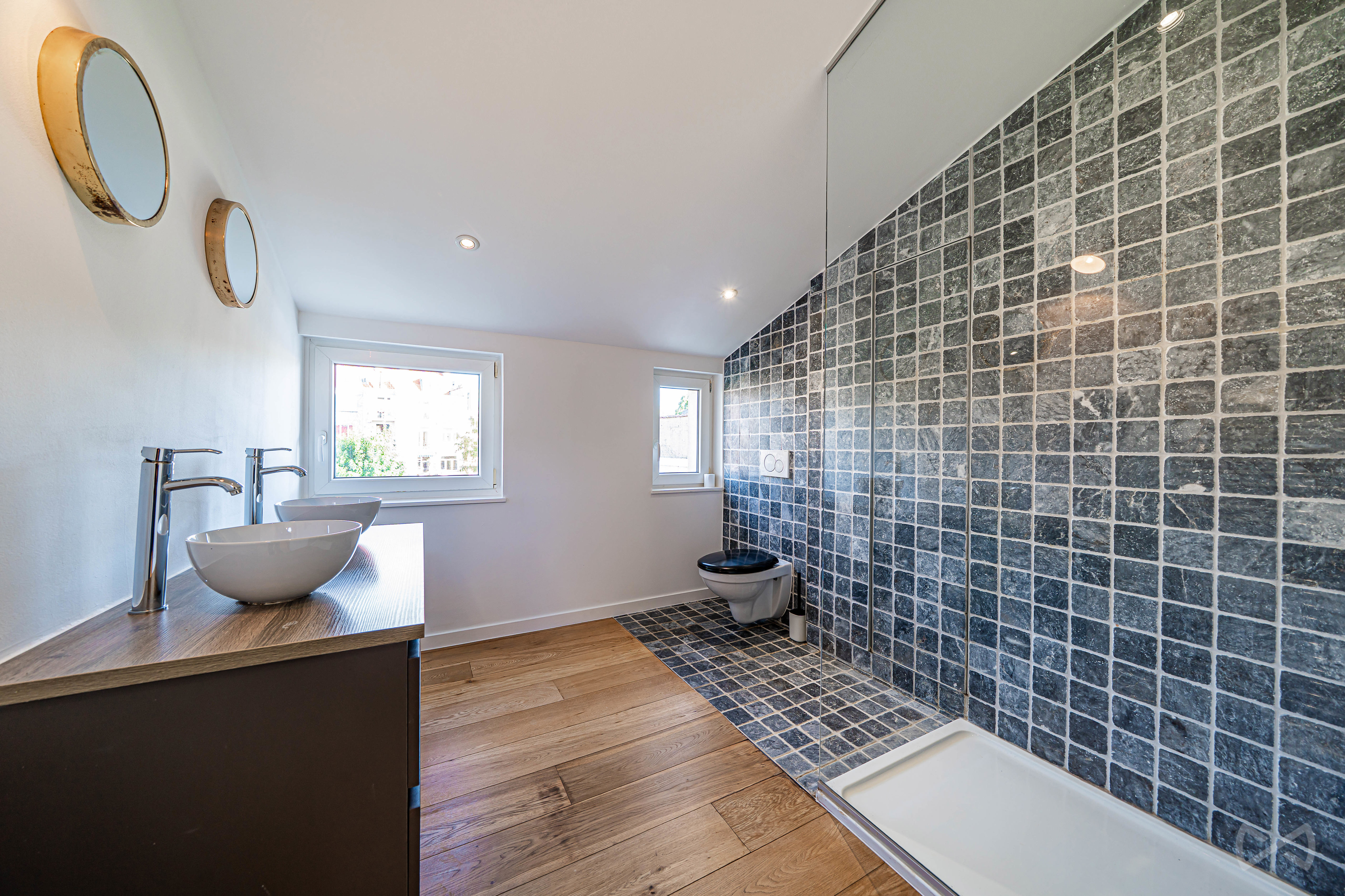 Picture 1 of 4 for Flat with two bedrooms in Uccle