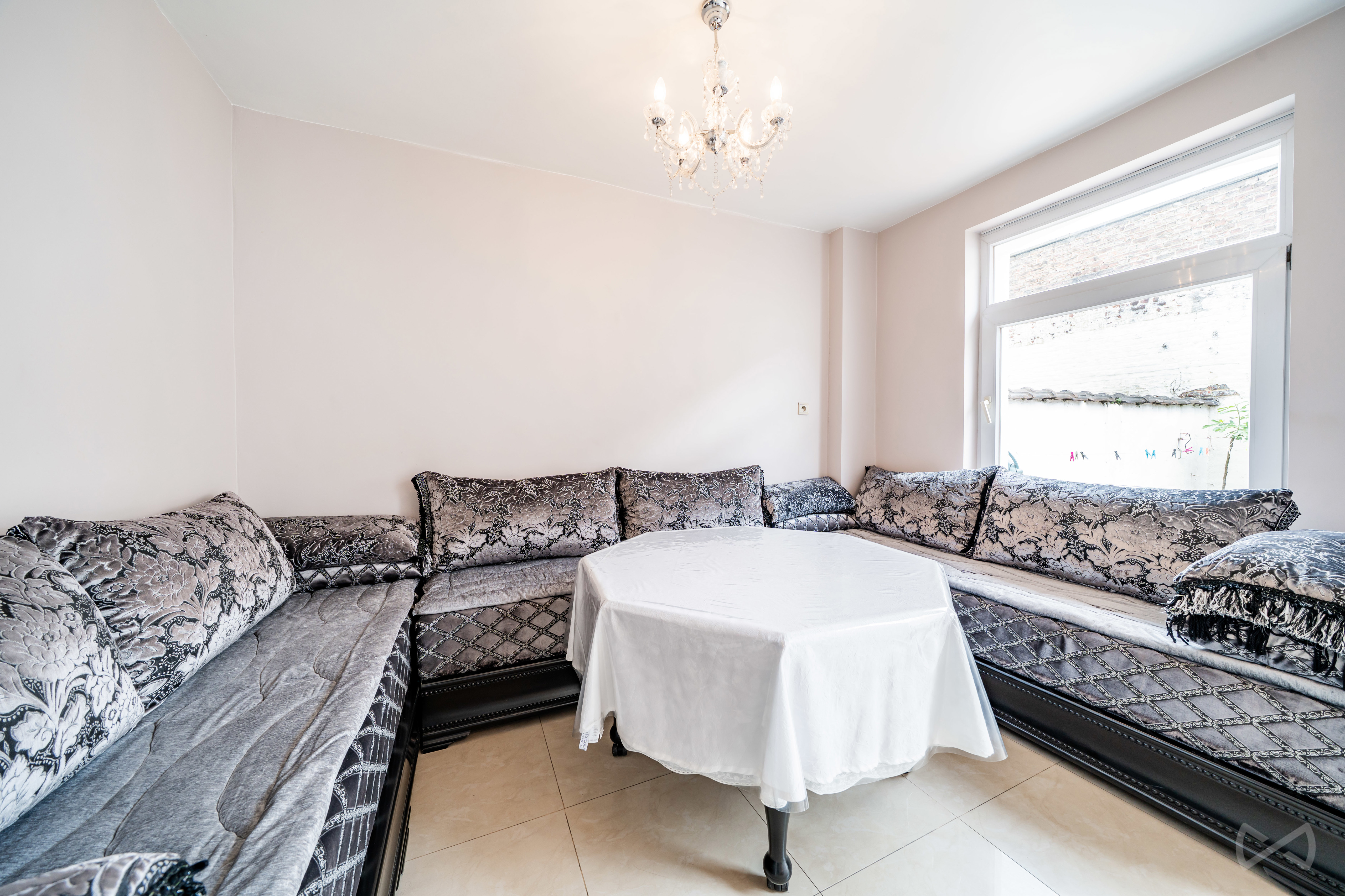 Foto 4 van 4 van Huis met zes slaapkamers in Anderlecht