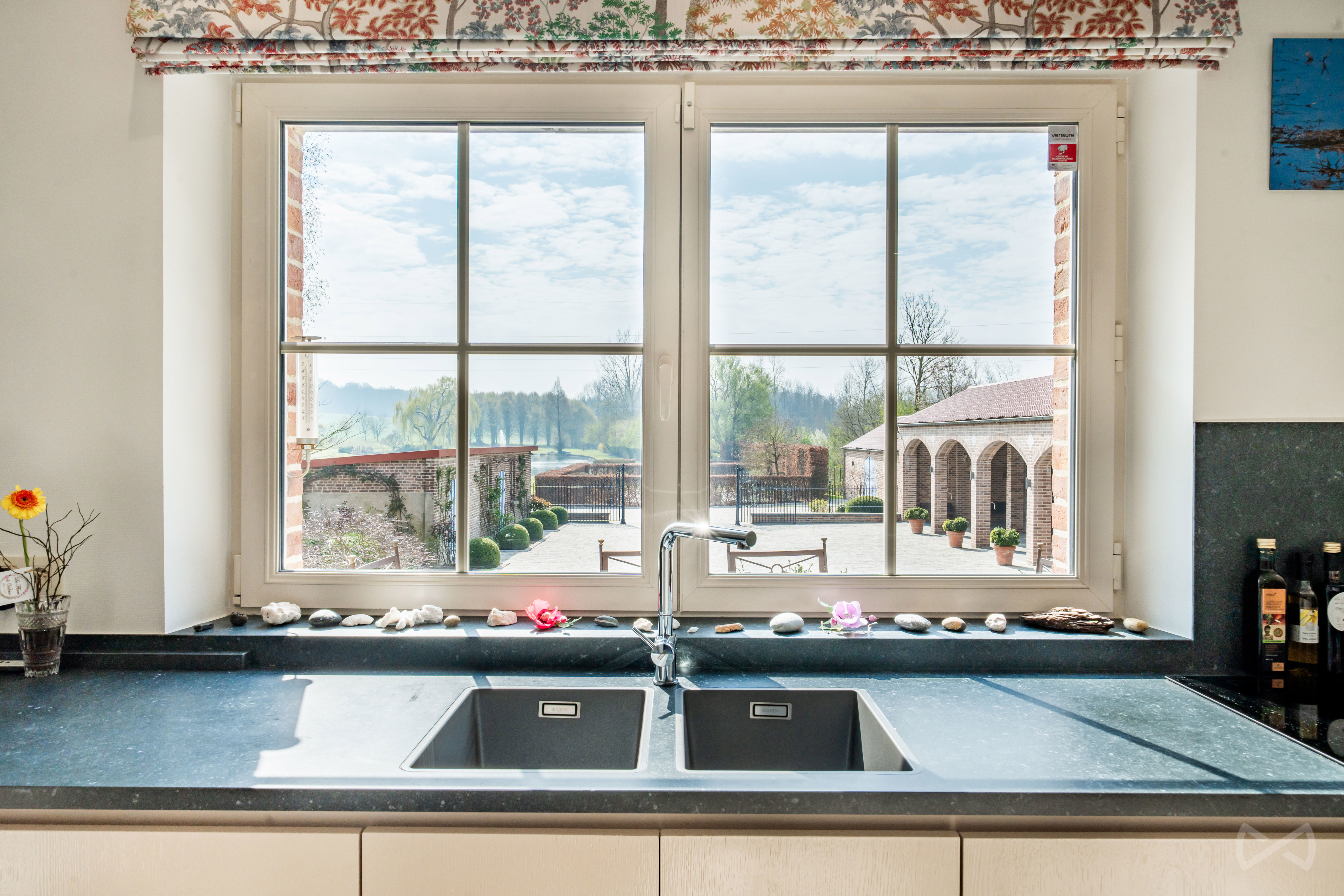 Picture 1 of 4 for Villa with six bedrooms in Jodoigne