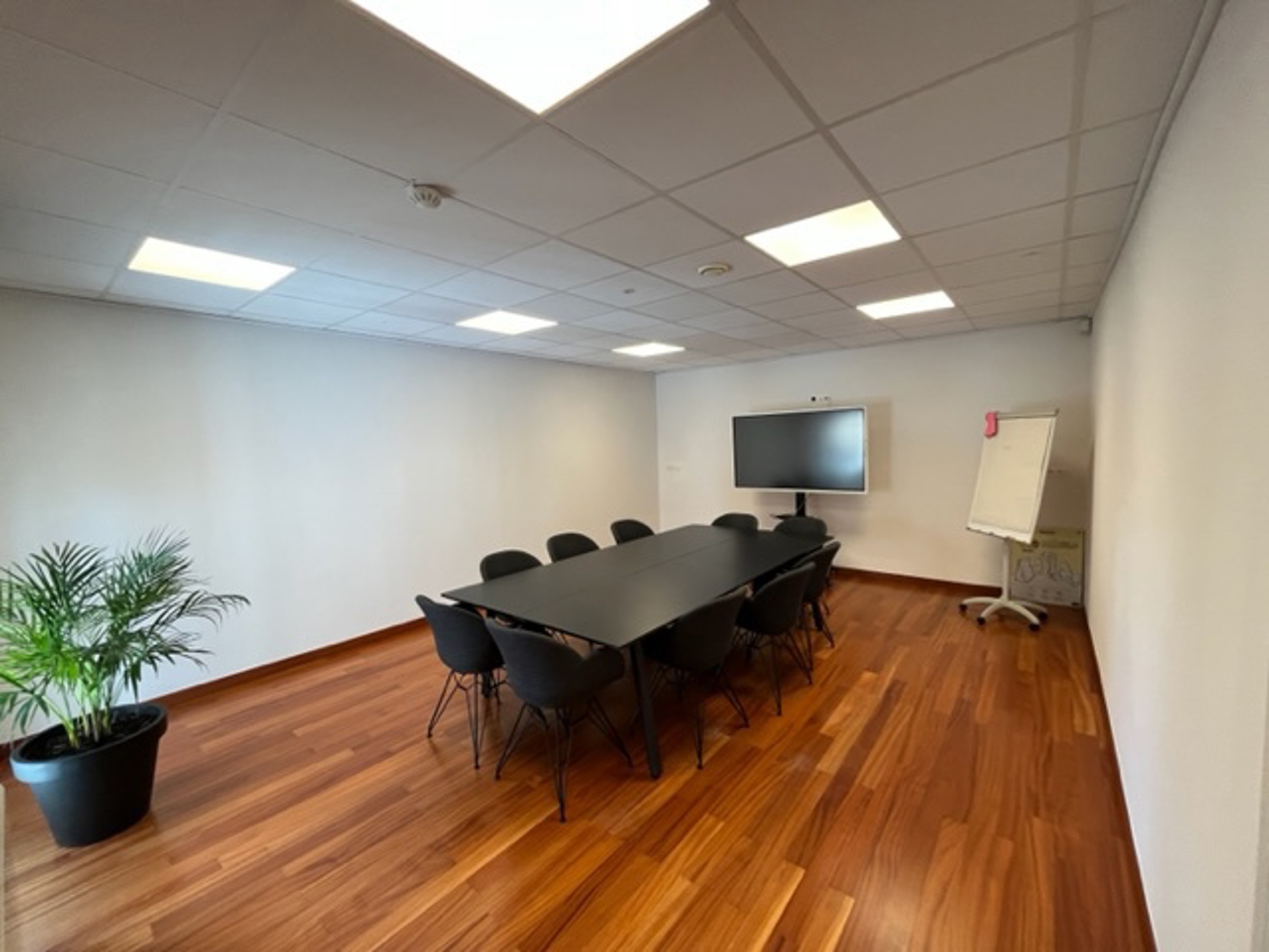 Picture 1 of 4 for Multi-purpose building in Waremme