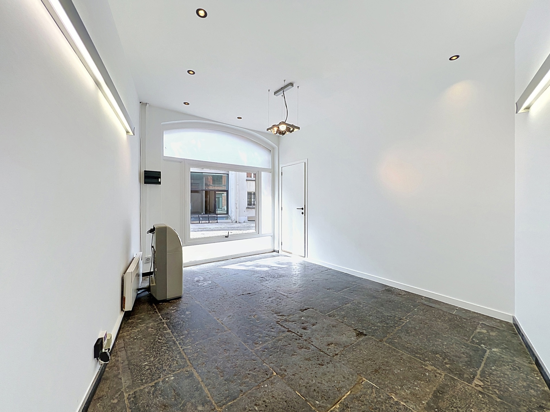 Picture 2 of 4 for Villa in Ixelles