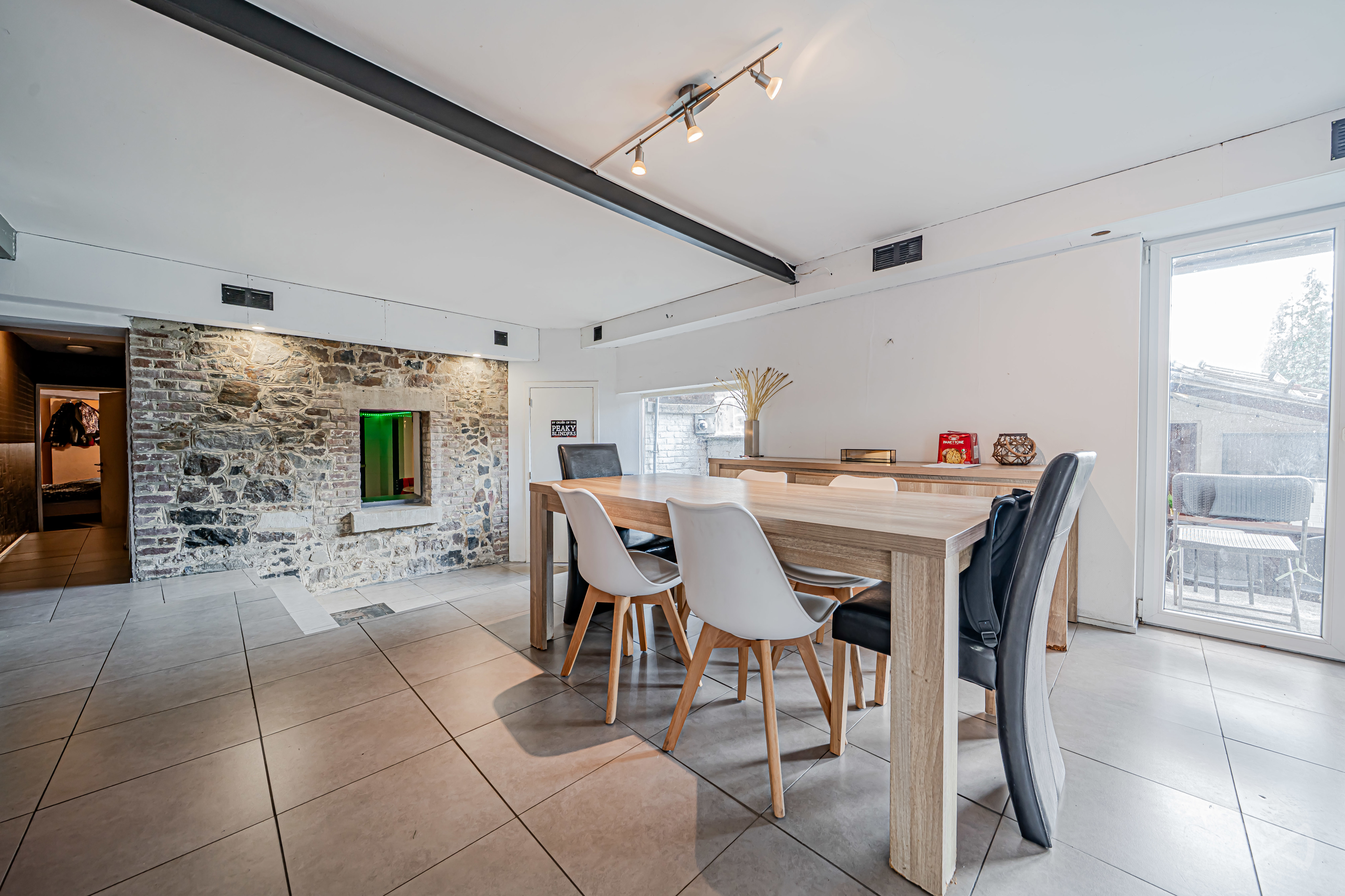 Photo 3 sur 3 pour Immeuble à appartements de huit chambres à Grâce-hollogne