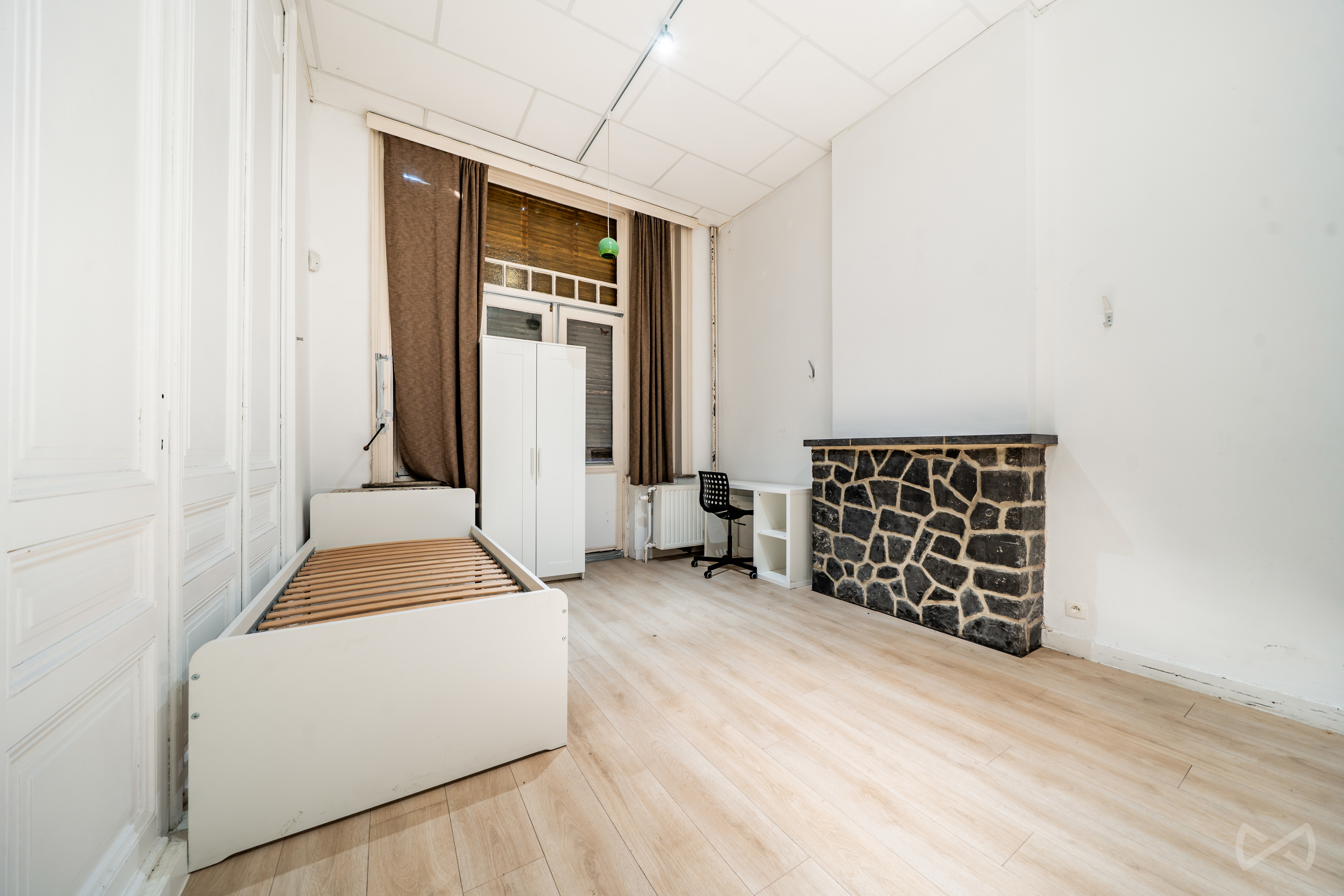 Photo 3 sur 4 pour Immeuble mixte de neuf chambres à Montignies-Sur-Sambre