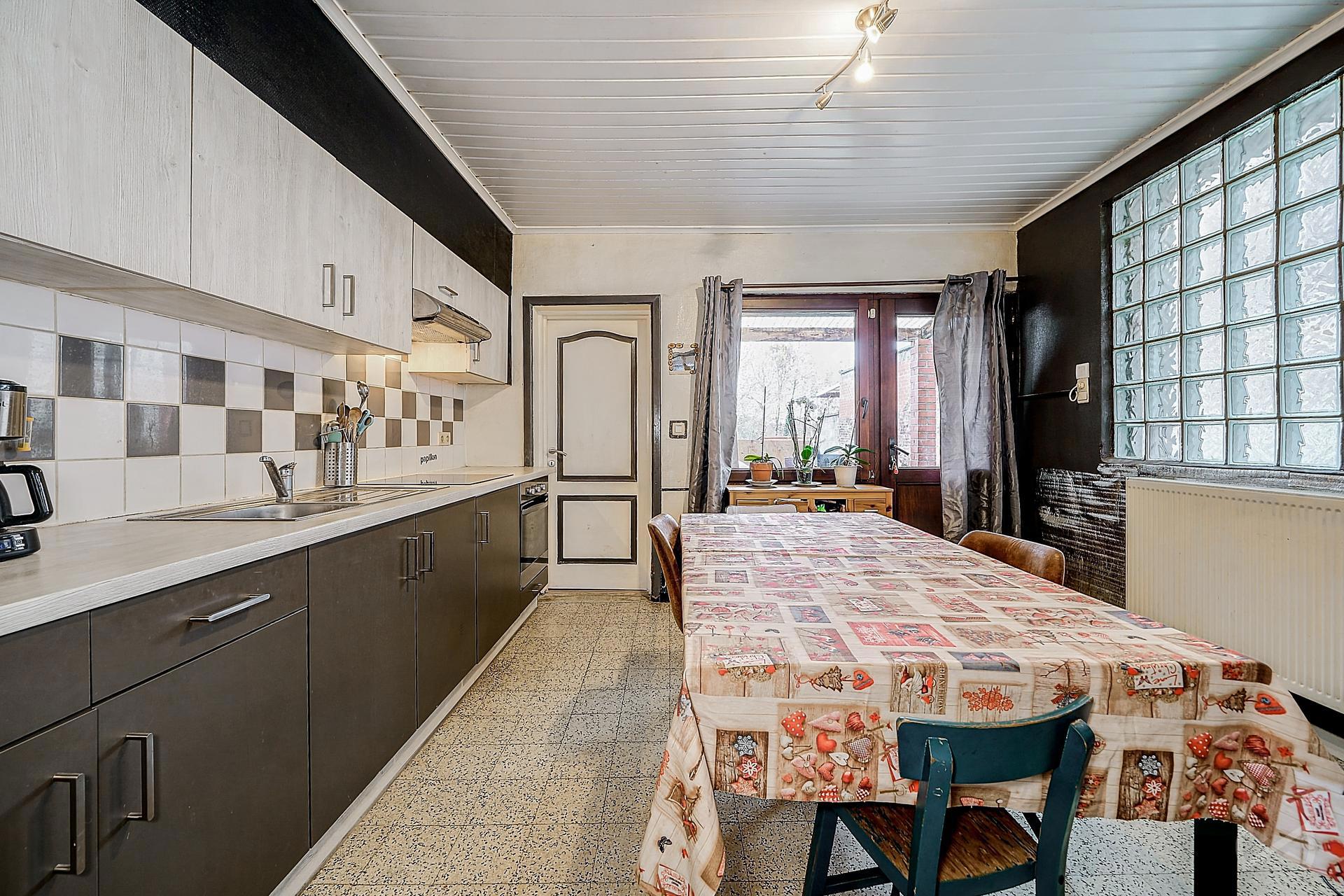 Photo 4 sur 4 pour Maison de cinq chambres à Montignies-Sur-Sambre