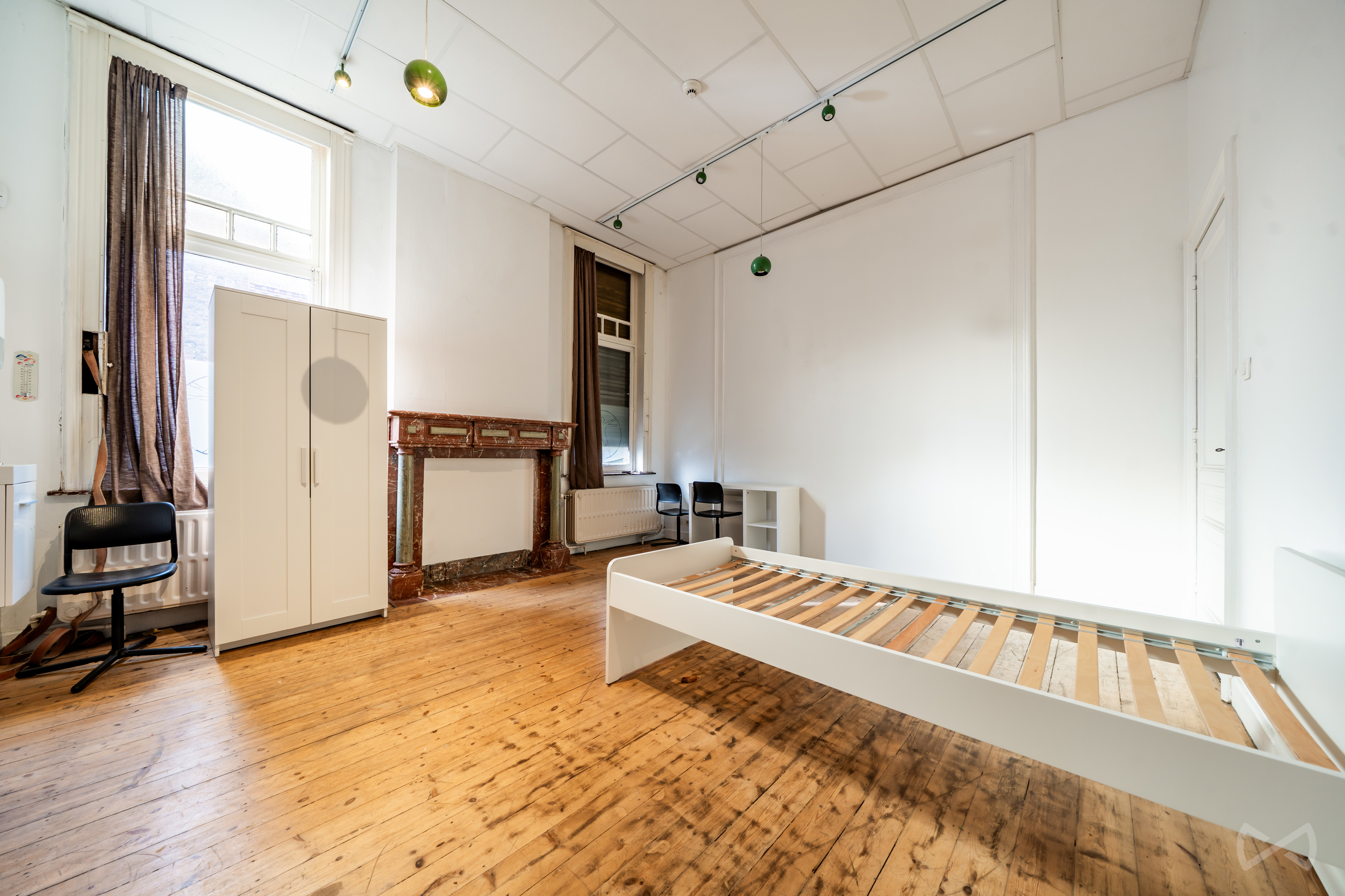 Photo 1 sur 4 pour Immeuble mixte de neuf chambres à Montignies-Sur-Sambre
