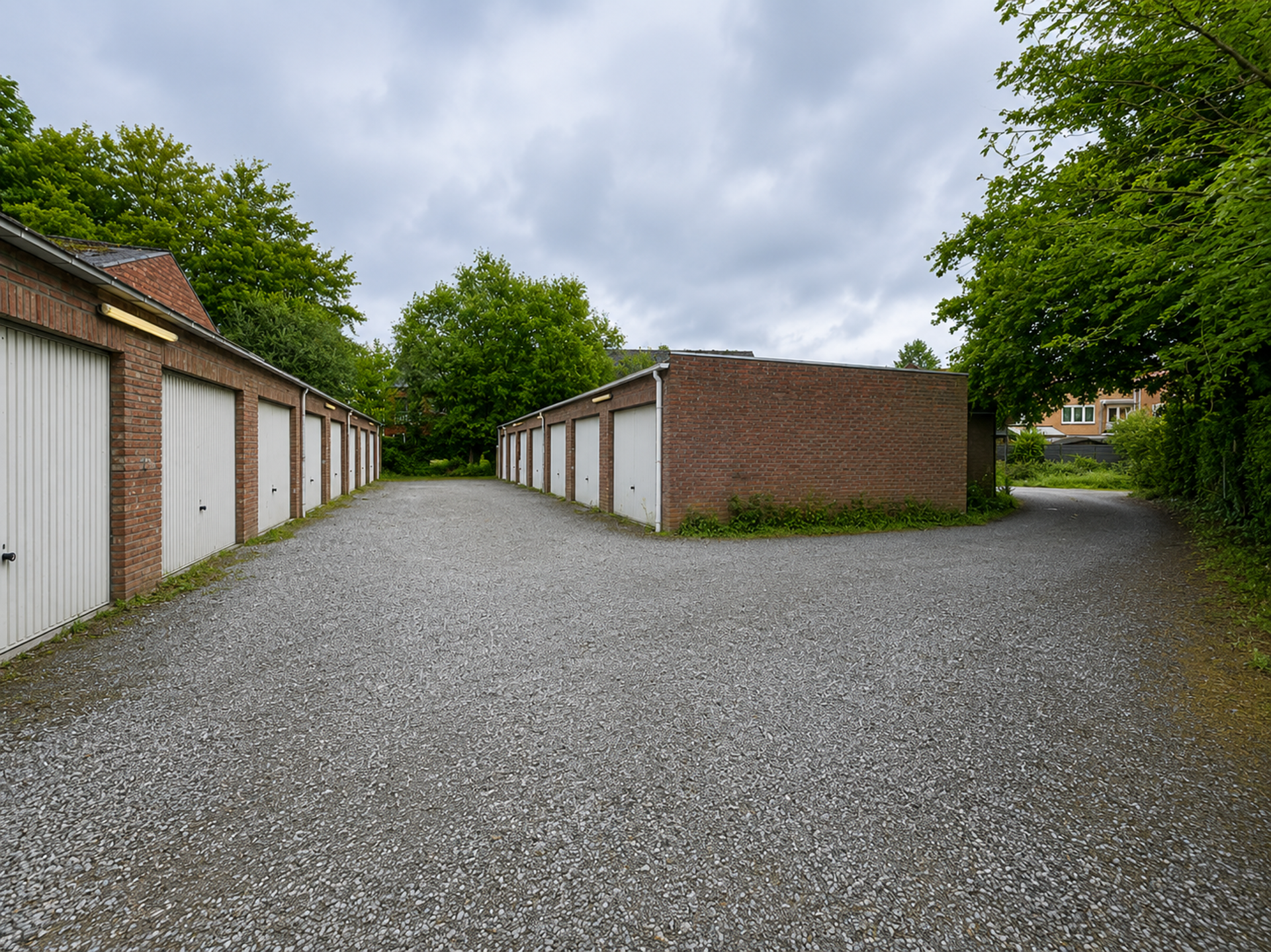 Picture 2 of 3 for Garage in Sint-Pieters-Leeuw