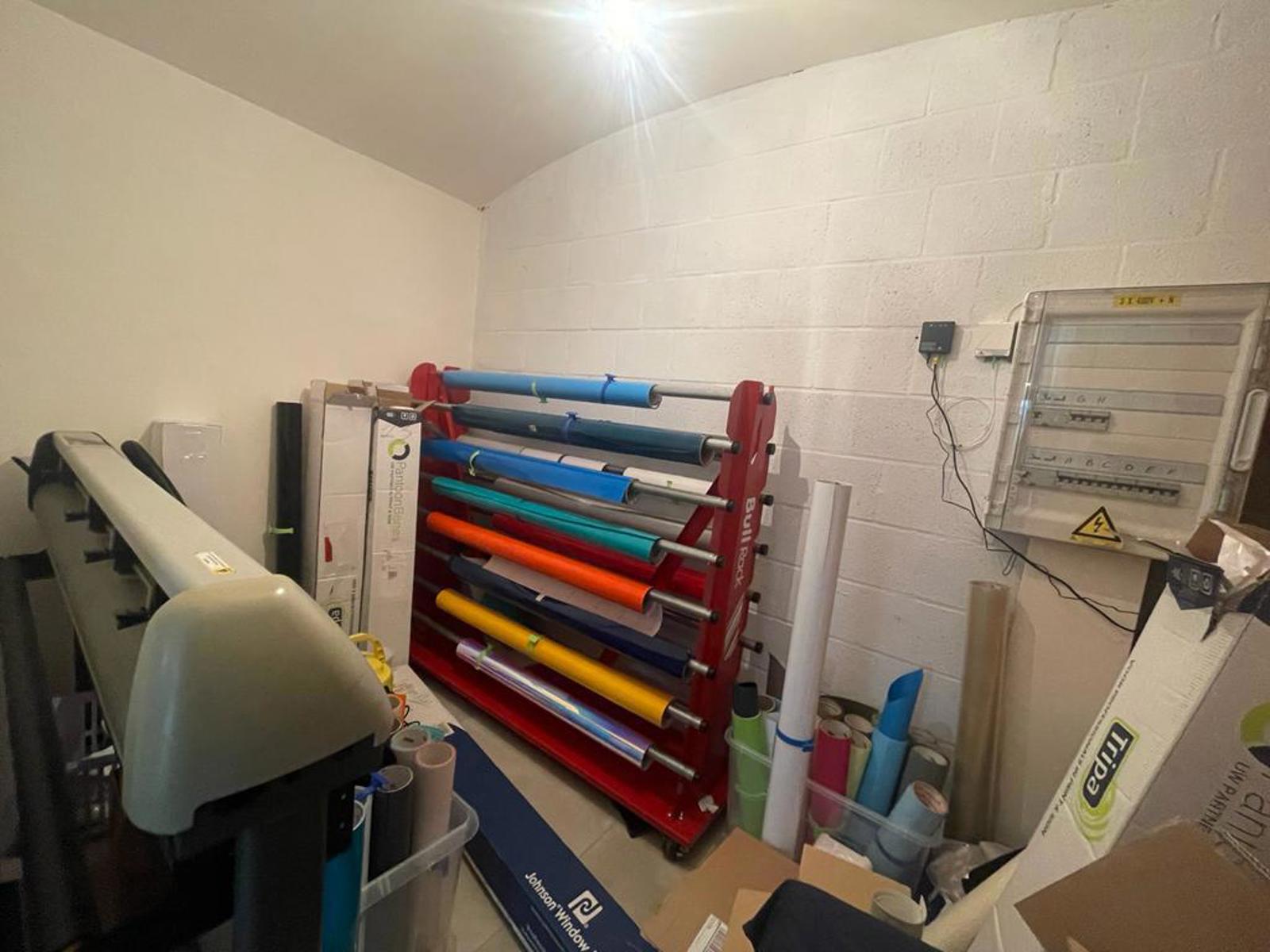 Picture 3 of 3 for Individual shop in Tubize