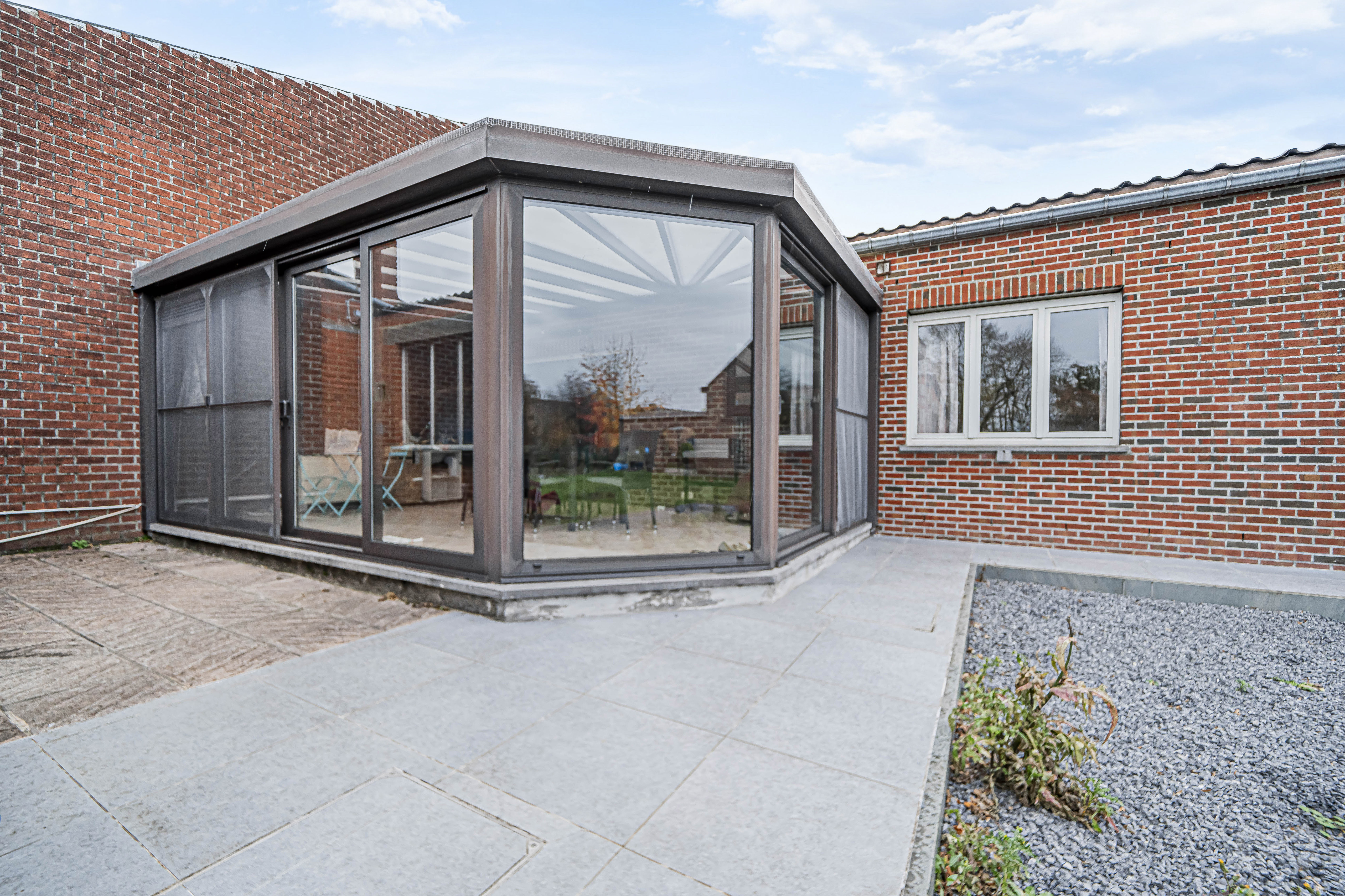 Photo 4 sur 4 pour Immeuble mixte de deux chambres à Chièvres